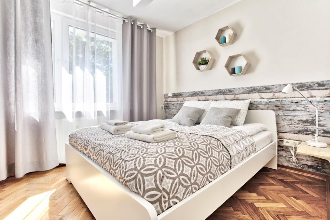 Tyzenhauz Apartments Lobzowska Street クラクフ エクステリア 写真