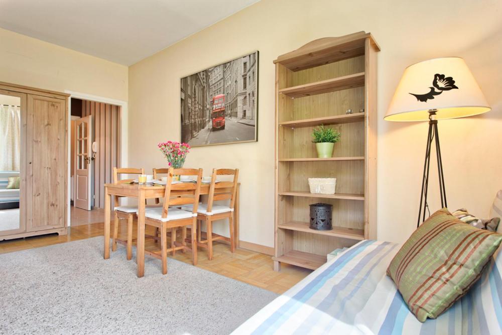 Tyzenhauz Apartments Lobzowska Street クラクフ エクステリア 写真