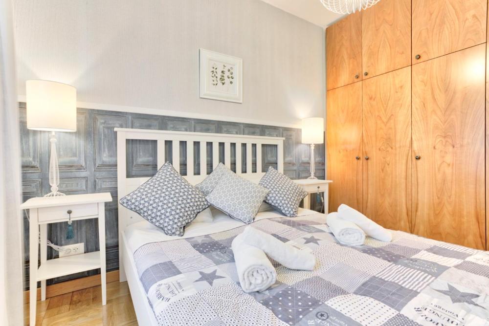 Tyzenhauz Apartments Lobzowska Street クラクフ エクステリア 写真